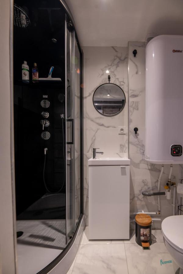 Naturel : Studio Calme Et Agreable Les Bordes Экстерьер фото
